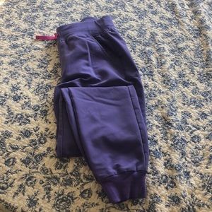 Figs lavendar scrub set